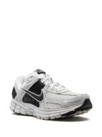 Air Zoom Vomero 5 - الصورة 2