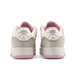 ⁦Air Force 1 Low "Valentine's Day" Edition⁩ - الصورة ⁦4⁩